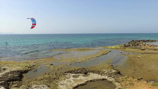 海上玩滑翔伞