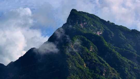 航拍陕西秦岭山脉圭峰山