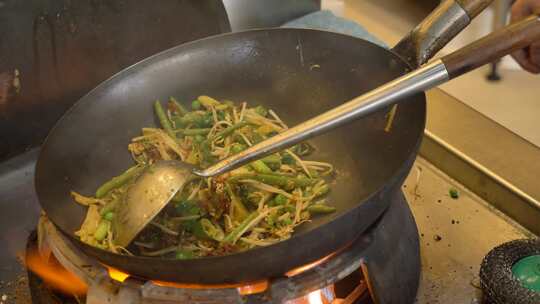 亚洲美食，炒锅，蔬菜，街头美食