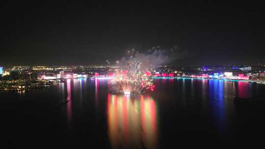 2025新年临港滴水湖烟花秀