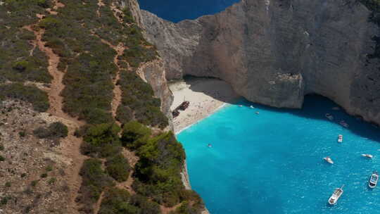 希腊扎金索斯的沉船海滩，拥有绿松石蓝色的
