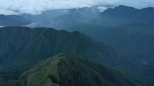 广东梅州航拍铜鼓峰粤东第一峰