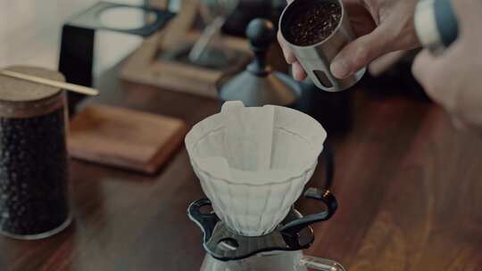 倒咖啡 过滤咖啡 制作咖啡