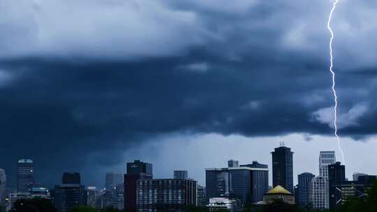 城市上空雷暴延时