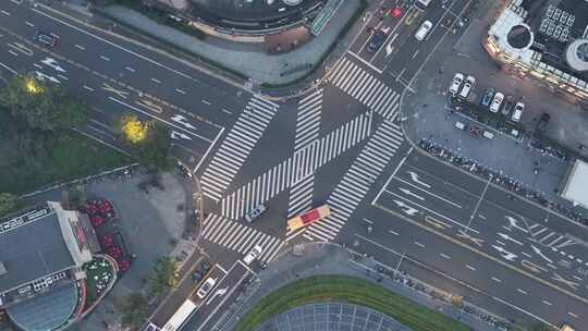 上海浦东世纪大道晚高峰车流航拍