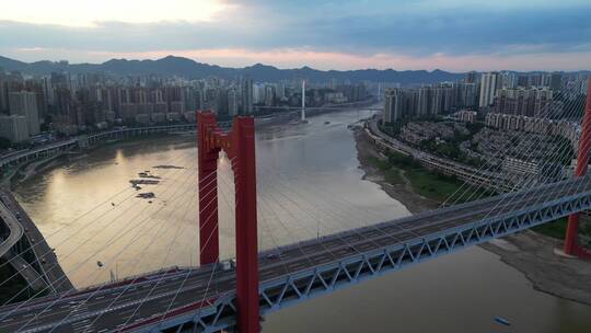 建设中的重庆红岩村嘉陵江大桥美景航拍