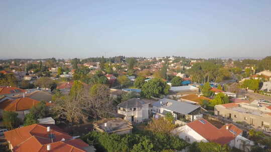 以色列北部Pardes Hanna-Karkur住宅的郊区航拍