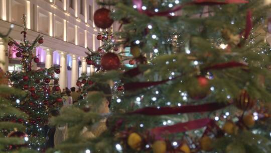 英国考文特花园的圣诞夜景视频素材模板下载