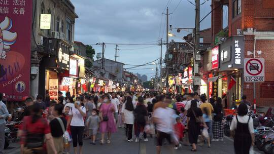 泉州西街步行街人行街道小吃街拥挤人群游客