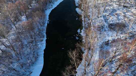 航拍大兴安岭不冻河根河雪景