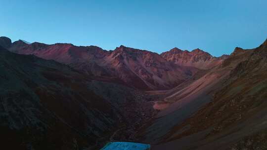 新疆天山山脉日落