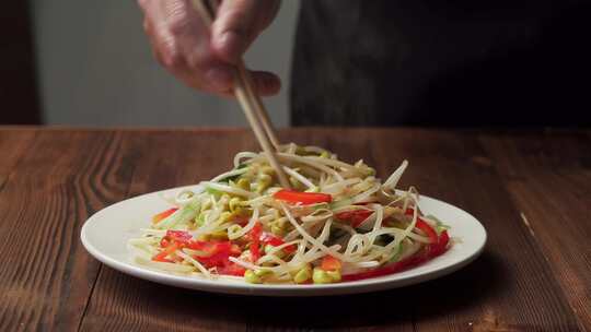 中式家庭素菜小炒豆芽炒小白菜