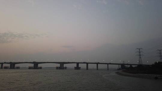 旁晚的珠海大桥