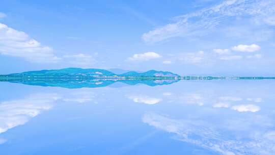 天空水面倒影碧海蓝天日系蓝调风光倒影延时