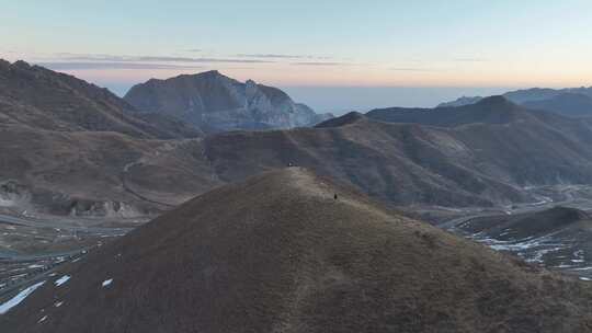 青海拉脊山冬日雪山航拍4k视频