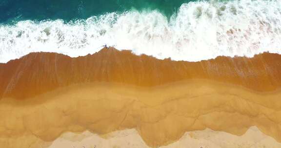 海边沙滩海浪