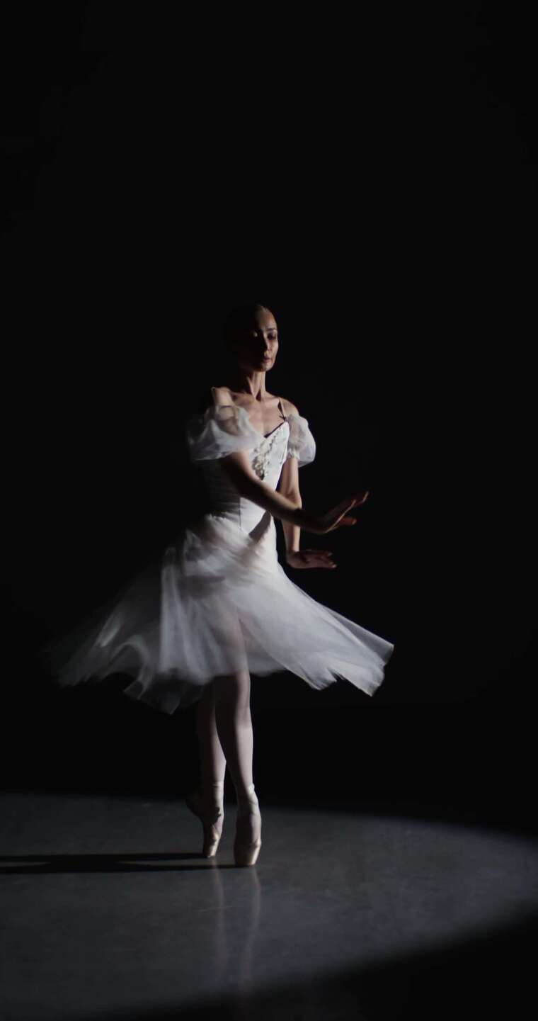 跳芭蕾舞的女人