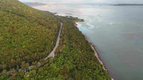 海边唯美公路航拍大海海洋礁石海浪