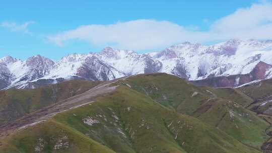 航拍青藏高原青海祁连山脉天境祁连雪山雪景