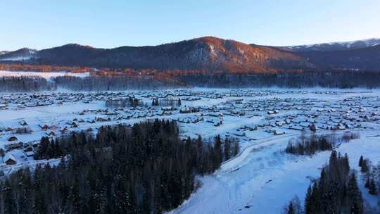 新疆阿勒泰地区禾木村雪景航拍