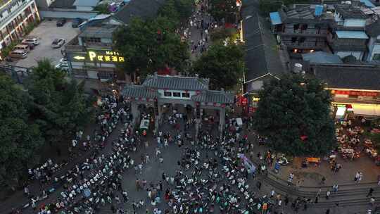 云南大理三月街步行街火把节繁华街道