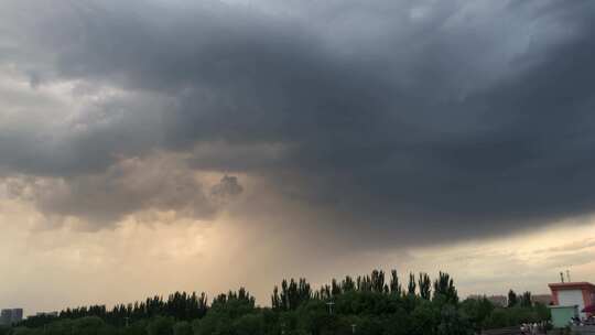 暴风雨闪电