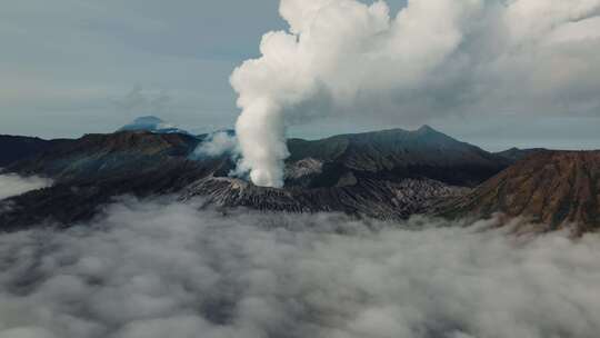 航拍Bromo火山云海