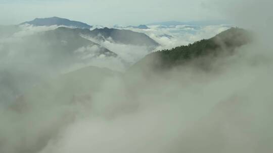 云雾缭绕的祖国大好河山