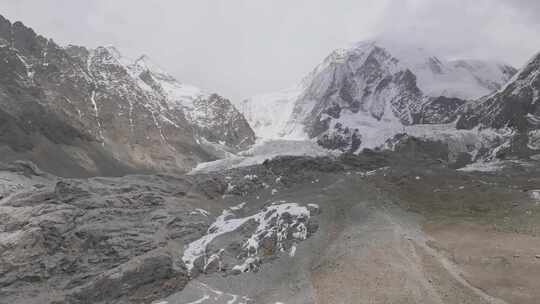 航拍西藏拉萨琼穆岗嘎雪山风景视频素材模板下载