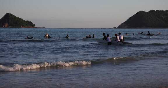 西涌海滩 冲浪 运动 海上运动 冲浪