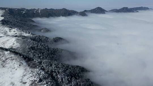 航拍湖北神农架风景区冬季雪山冰雪风光雪景