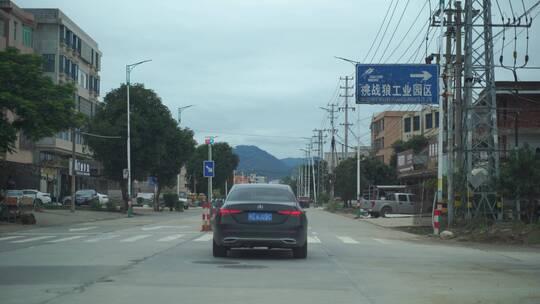 乡村公路行驶汽车行车记录仪驾驶第一视角