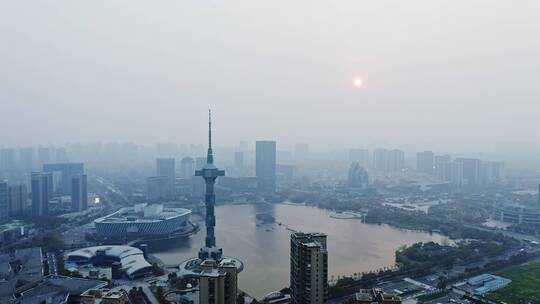 盐立方电视塔与著名旅游风景区聚龙湖公园