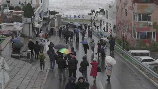 航拍威海高区火炬八街冬季雪景游客巡逻警察