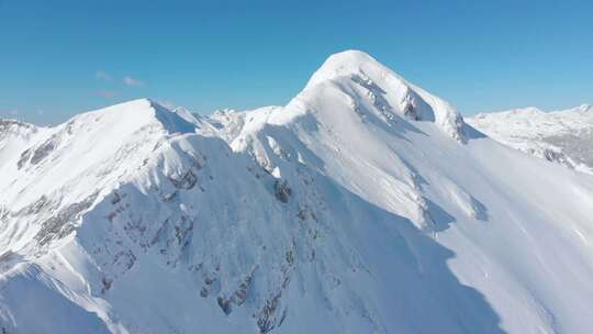 雪山上美丽的风景自然风光风景