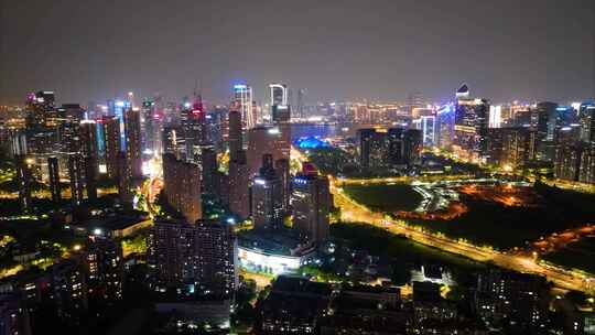 浙江省杭州市钱江新城钱塘江两岸夜晚夜景车