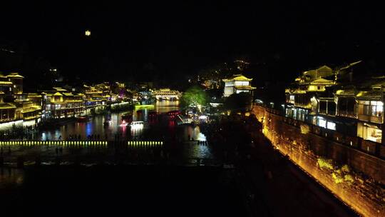 航拍湖南湘西凤凰古城夜景视频素材模板下载