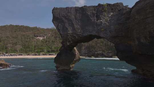 HDR印尼佩尼达岛钻石海滩海蚀洞风光