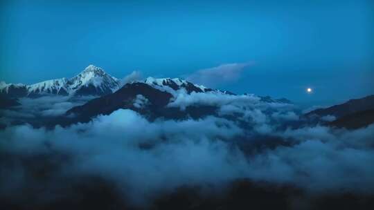 川西贡嘎雪山月升航拍