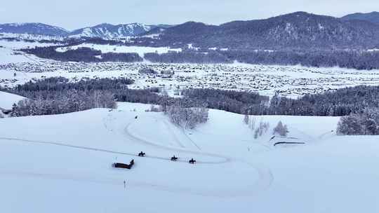 航拍新疆雪山风光