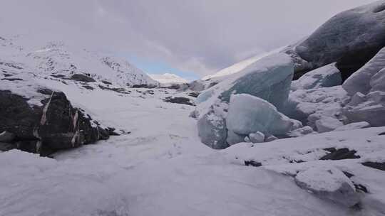 FPV穿越机无人机航拍雪景冰山冰川山脉