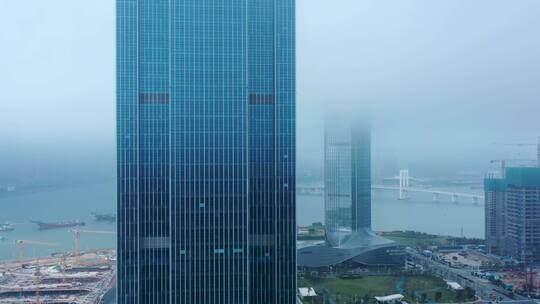 浓雾下的珠澳十字门横琴建筑视频素材模板下载