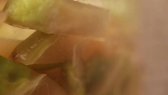 泡菜坛子里的榨菜咸菜视频素材模板下载