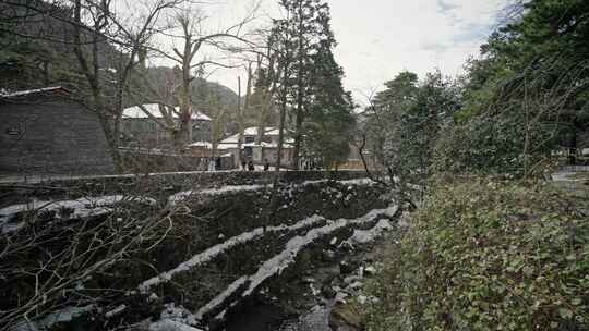 庐山冬天小溪雪后长冲河