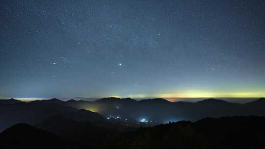 山间夜空繁星景色 流星划过