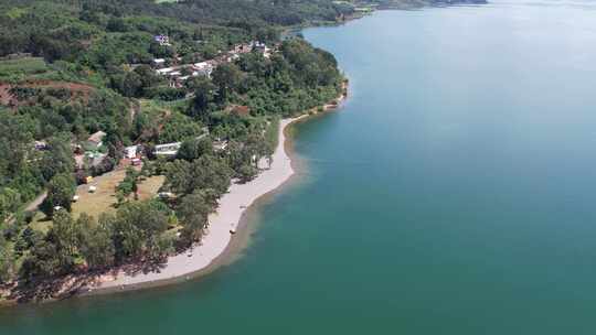 阳宗海柳树湾海边沙滩露营户外