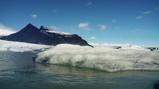 冰岛泻湖中的冰山视频素材模板下载
