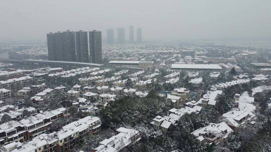 雪天小镇