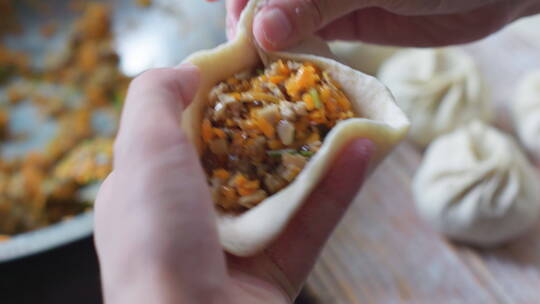 家庭居家包水饺包饺子