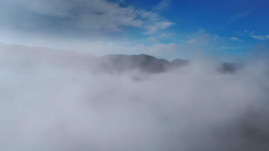 航拍山川云雾森林自然风光大气片头风景视频